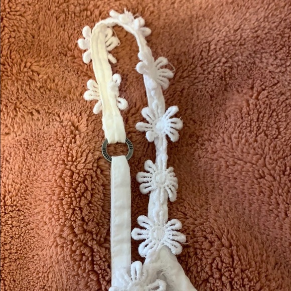 White crop top - Picture 2 of 3